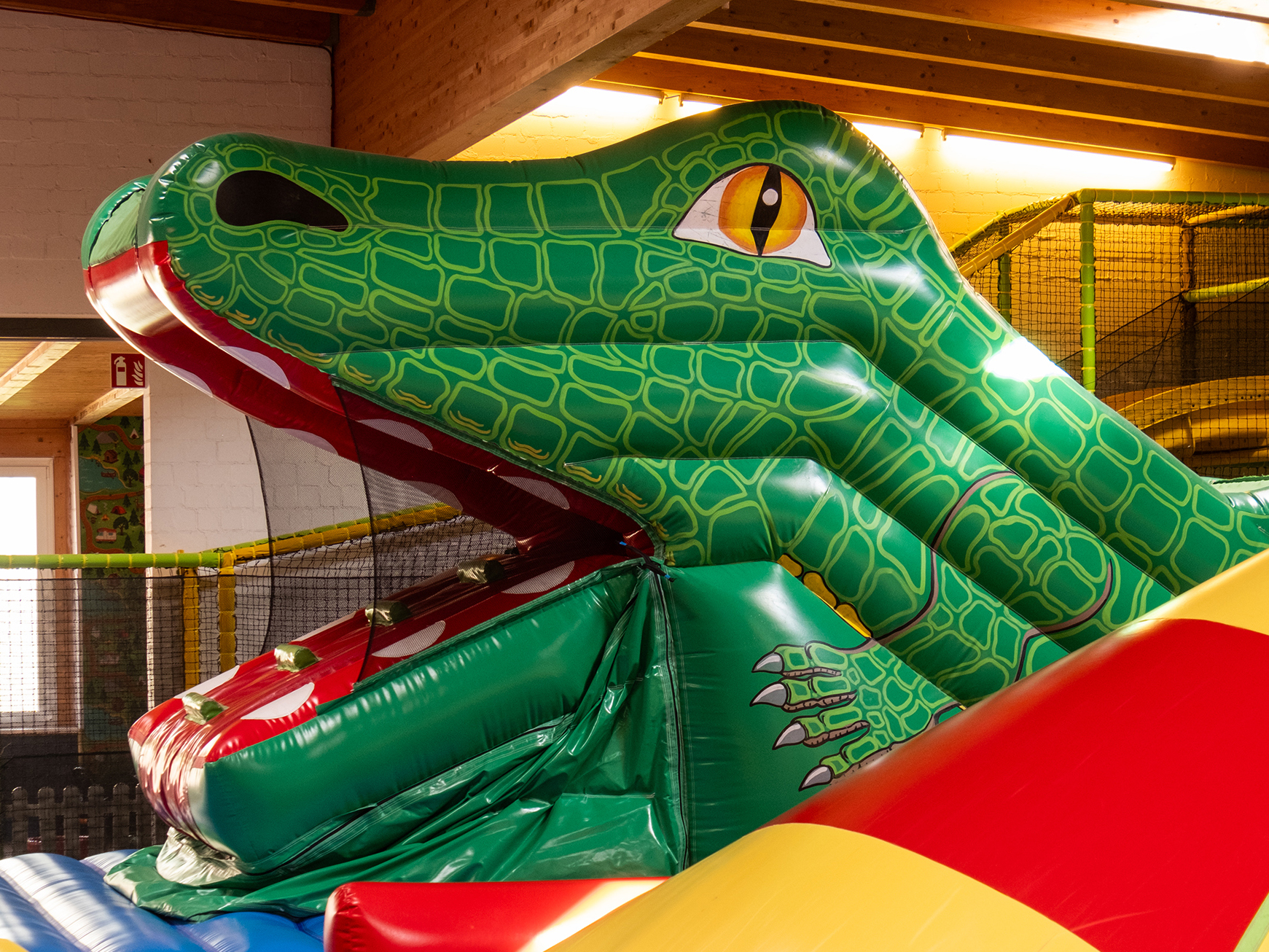 Großes grünes Krokodil-Spielgerät